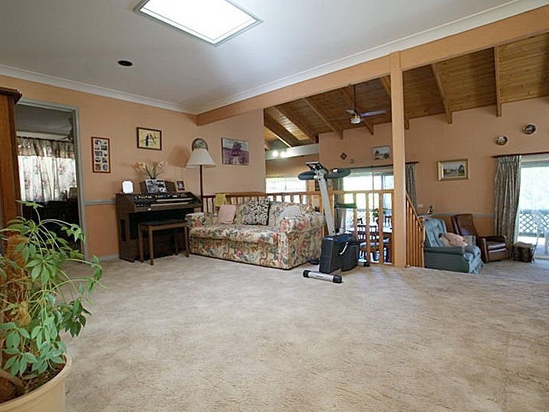 11 Sunset Street, Surfside NSW 2536