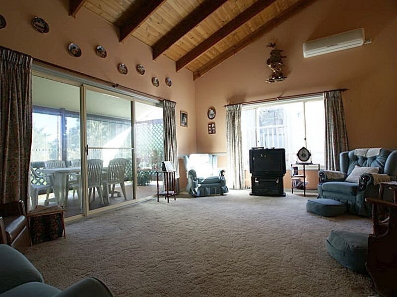 11 Sunset Street, Surfside NSW 2536