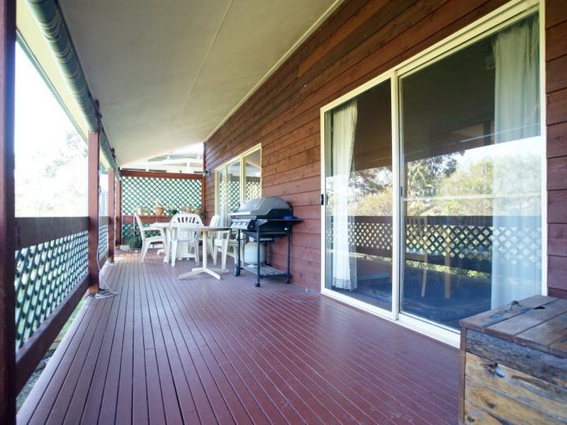 11 Sunset Street, Surfside NSW 2536