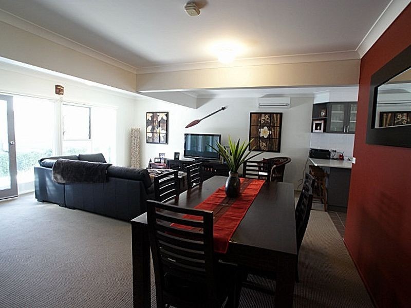 24b Yarralumla Crescent, Tomakin NSW 2537