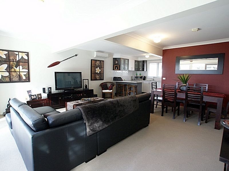 24b Yarralumla Crescent, Tomakin NSW 2537