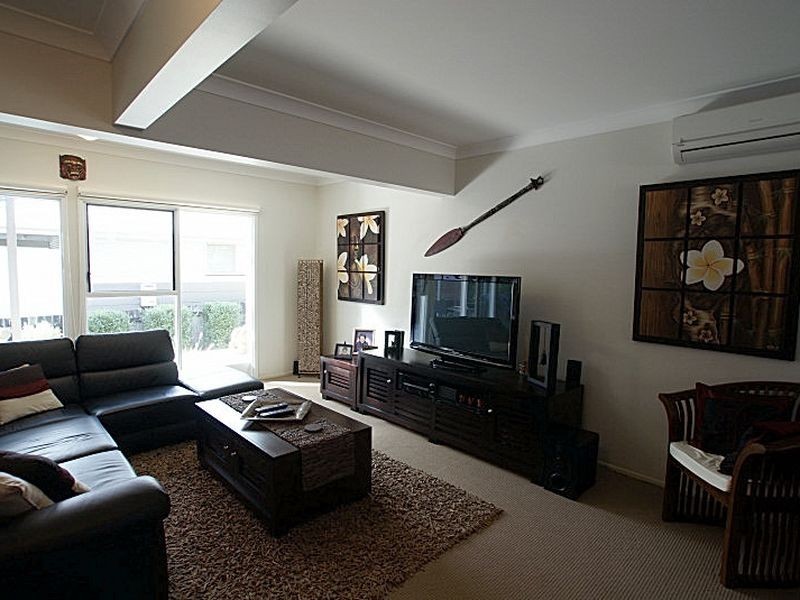 24b Yarralumla Crescent, Tomakin NSW 2537
