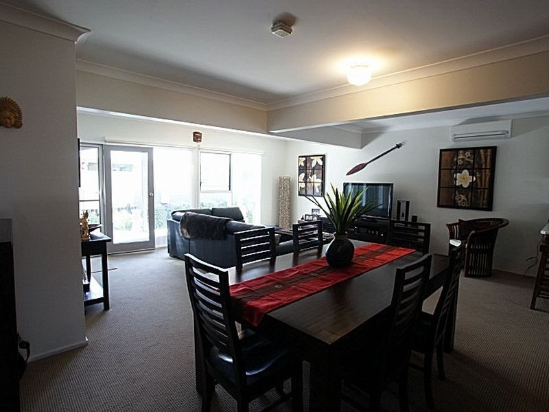 24b Yarralumla Crescent, Tomakin NSW 2537