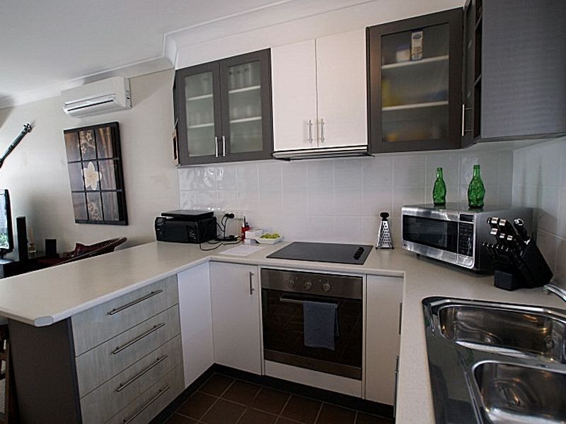 24b Yarralumla Crescent, Tomakin NSW 2537