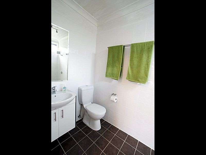 24b Yarralumla Crescent, Tomakin NSW 2537