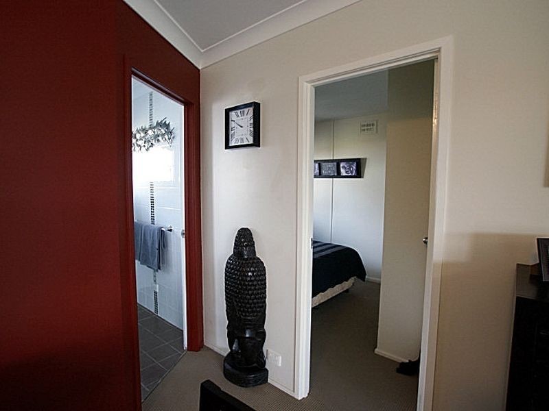24b Yarralumla Crescent, Tomakin NSW 2537