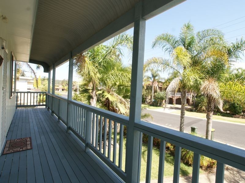 27 Timbara Crescent, Surfside NSW 2536