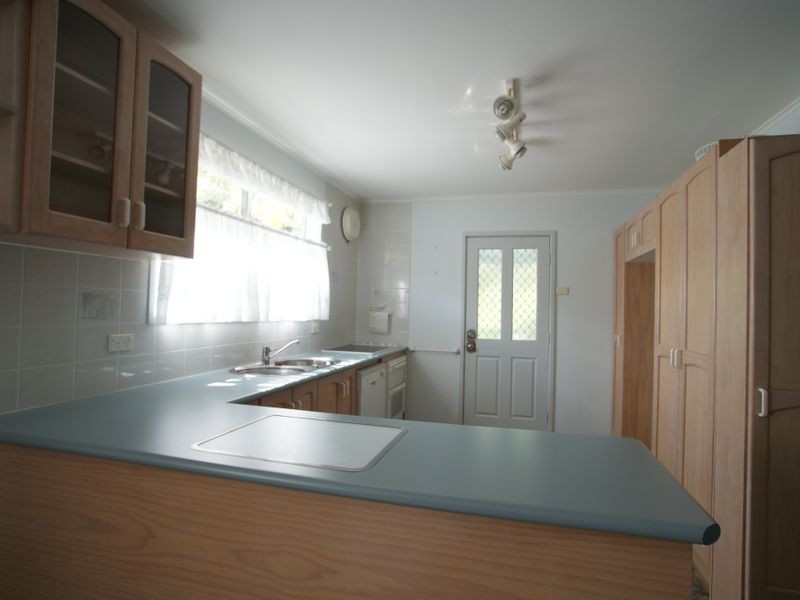 27 Timbara Crescent, Surfside NSW 2536