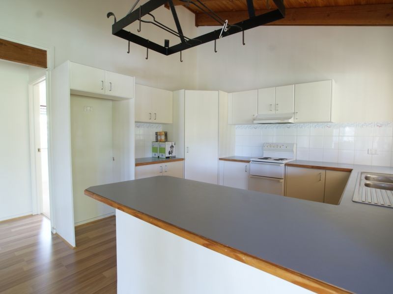 10 Berrima Parade, Surfside NSW 2536