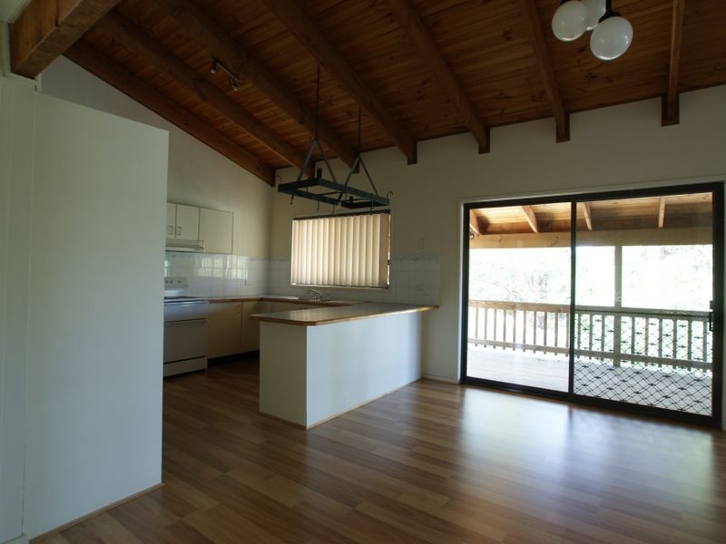 10 Berrima Parade, Surfside NSW 2536