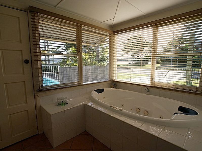 38 Beach Road, Batemans Bay NSW 2536