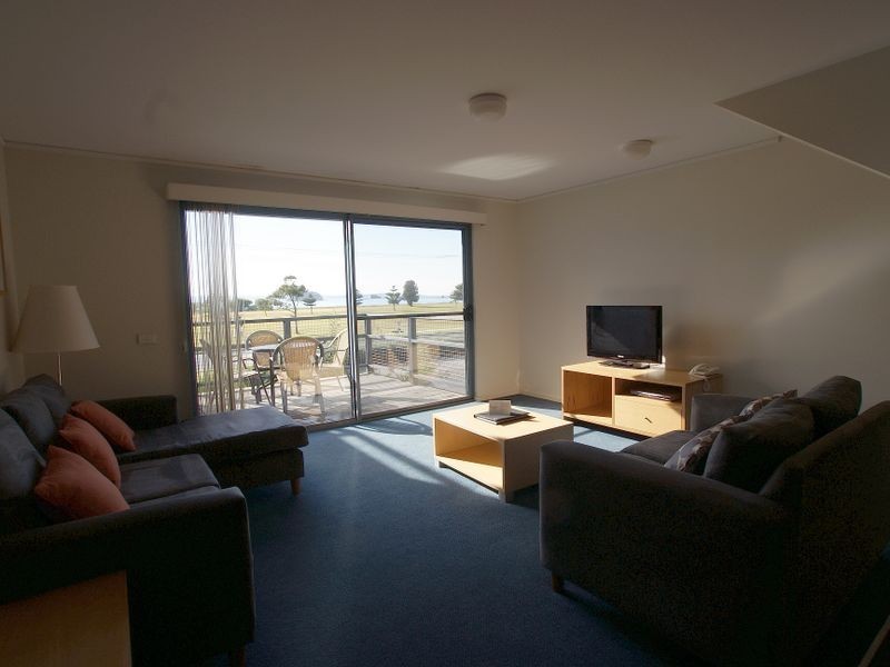 209/204 Beach Road, Batehaven NSW 2536