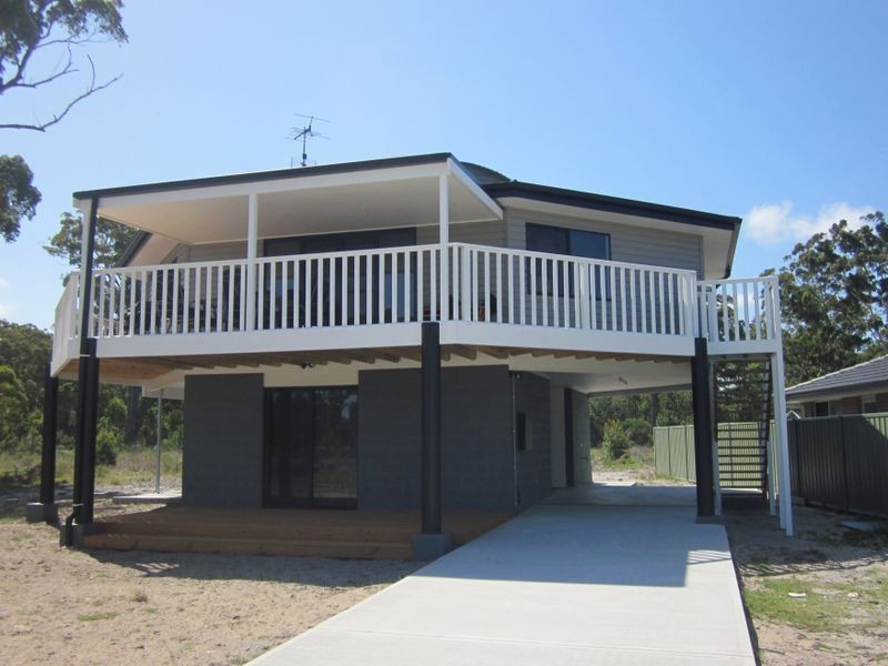 11 Martin Place, Broulee NSW 2537