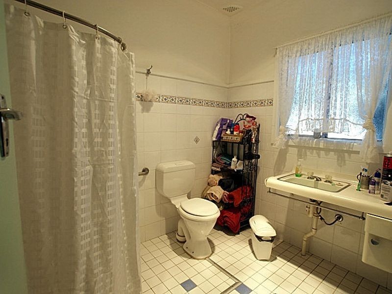 12 Bent Street, Batemans Bay NSW 2536