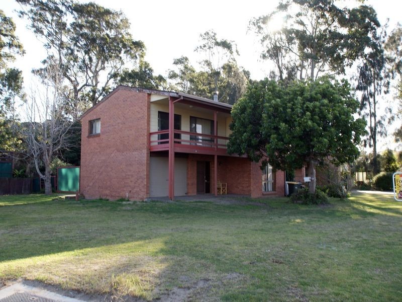 27 Myamba Parade, Surfside NSW 2536