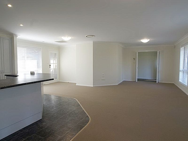 8 Highview Street, Surf Beach NSW 2536