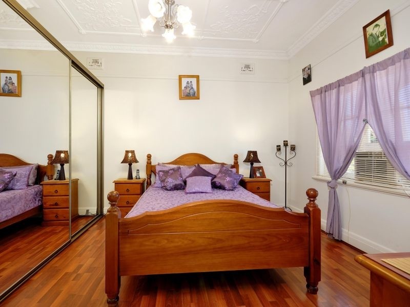 15 Highworth Avenue, Bexley NSW 2207