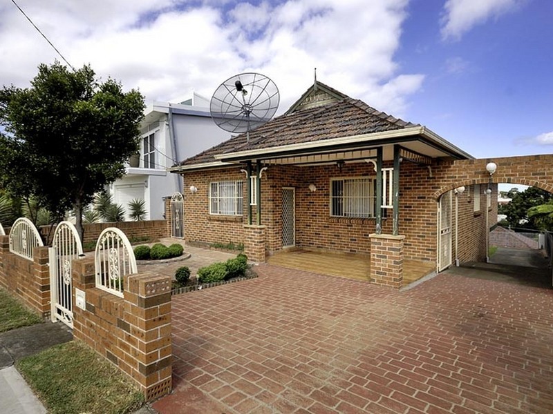 23 Knoll Avenue, Arncliffe NSW 2205