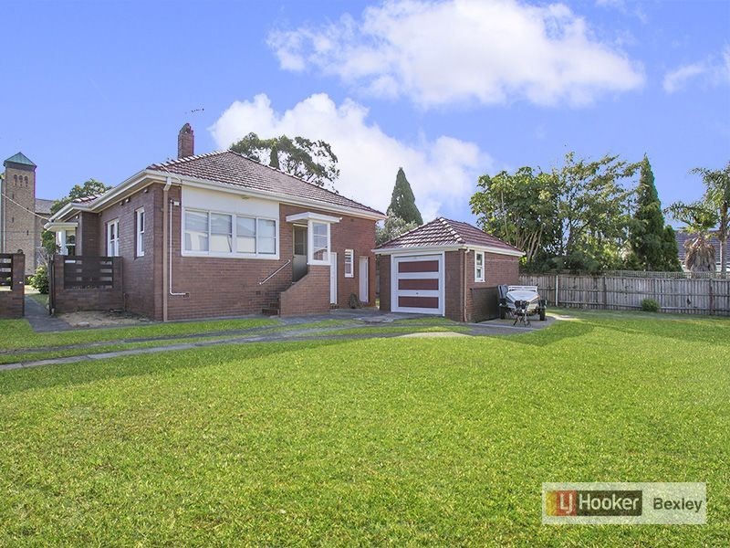 66 Ponyara Road, Beverly Hills NSW 2209