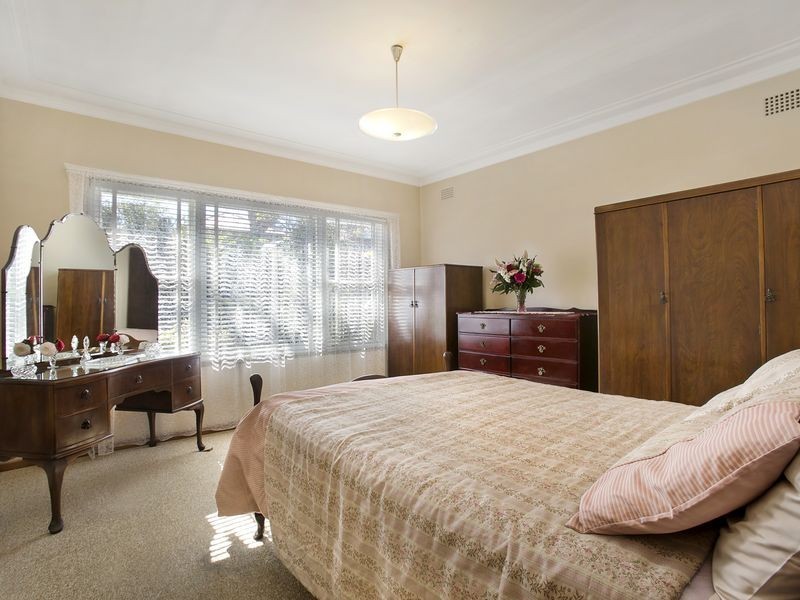 8 Virginia Avenue, Bardwell Valley NSW 2207