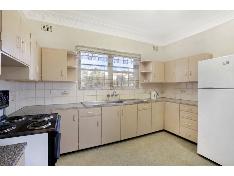 8 Virginia Avenue, Bardwell Valley NSW 2207