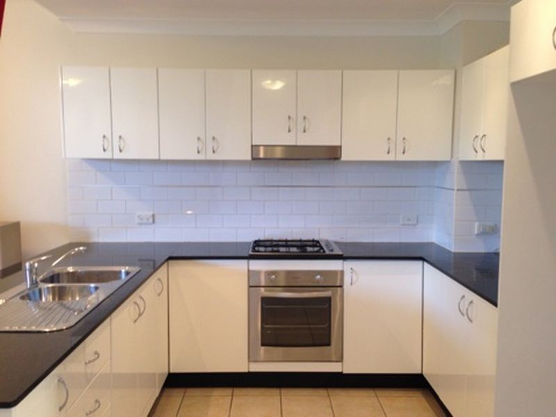 17/7-11 Kitchener Avenue, Regents Park NSW 2143