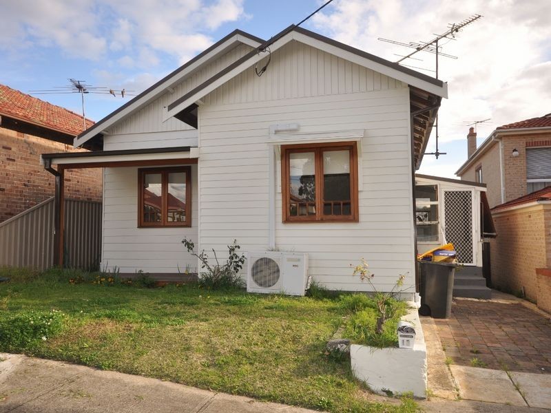 13 Chamberlain Road, Bexley NSW 2207