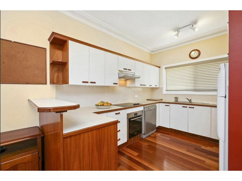7 Denny Road, Picnic Point NSW 2213