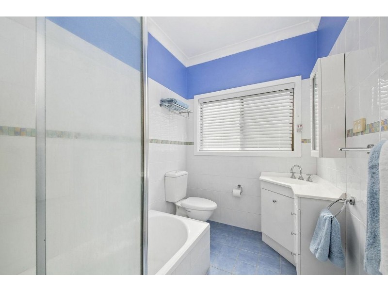 7 Denny Road, Picnic Point NSW 2213