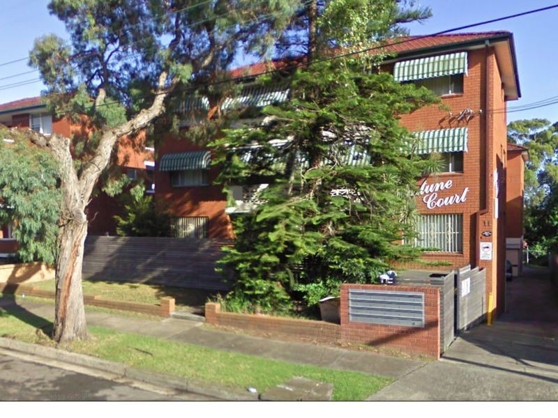 8/11 St Albans Road, Kingsgrove NSW 2208