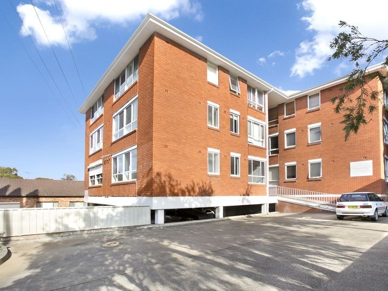 2/229 King Georges Road, Roselands NSW 2196