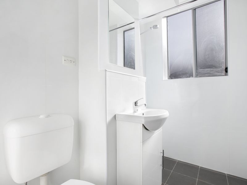 2/229 King Georges Road, Roselands NSW 2196