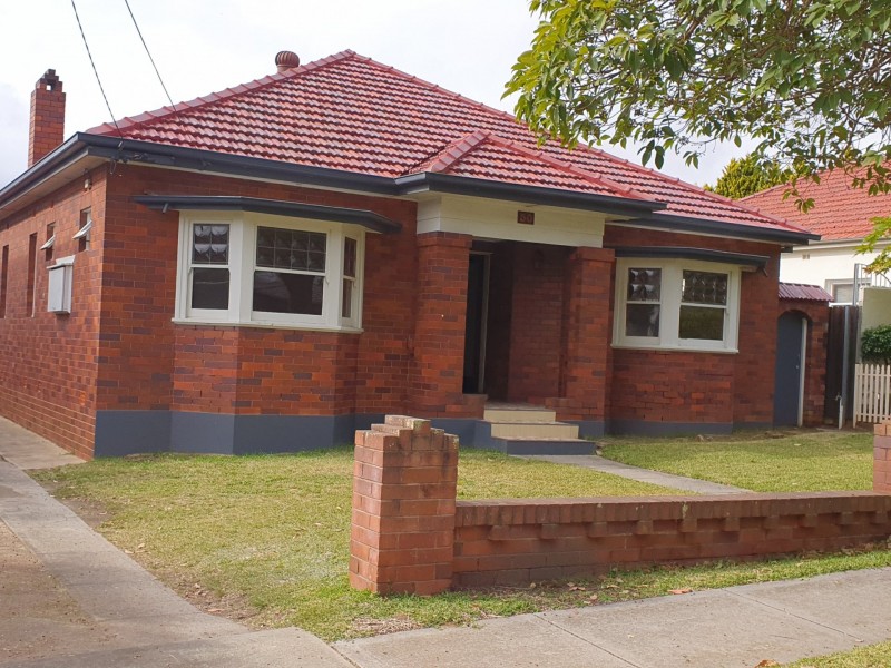 50 St Elmo Pde, Kingsgrove NSW 2208