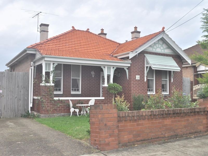 18 Highworth Avenue, Bexley NSW 2207