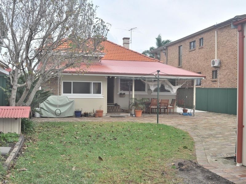 18 Highworth Avenue, Bexley NSW 2207