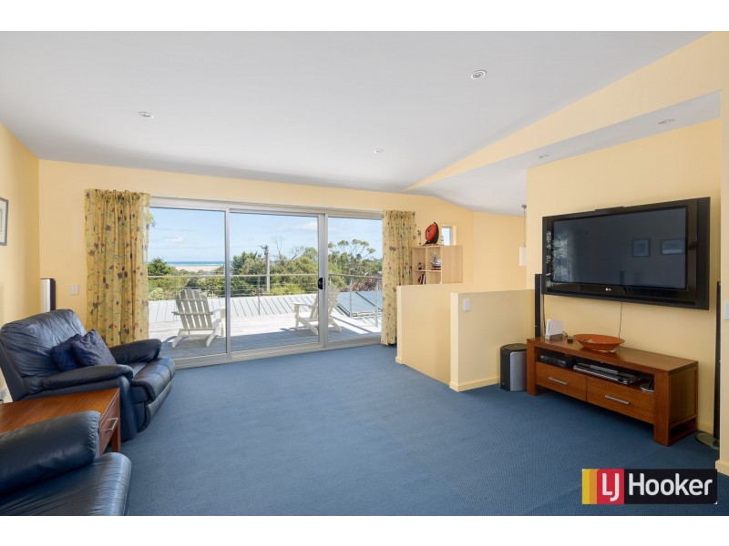 21 Bruce Street, Inverloch VIC 3996