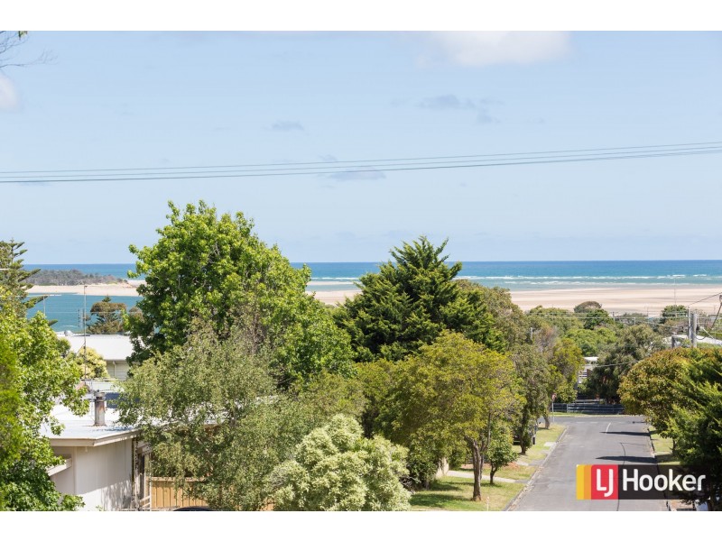 21 Bruce Street, Inverloch VIC 3996