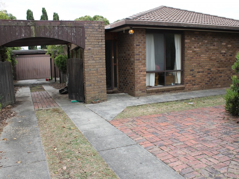 7 Gordon Avenue, Inverloch VIC 3996