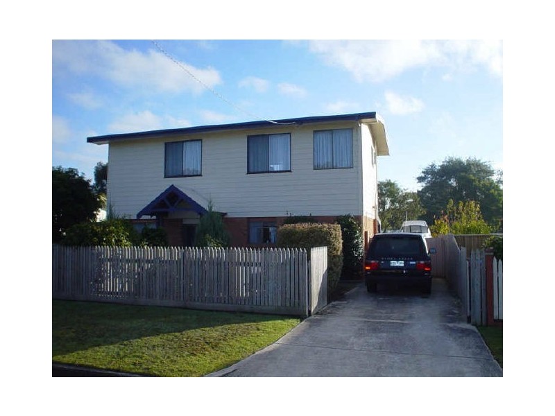10 Stewart Avenue, Inverloch VIC 3996