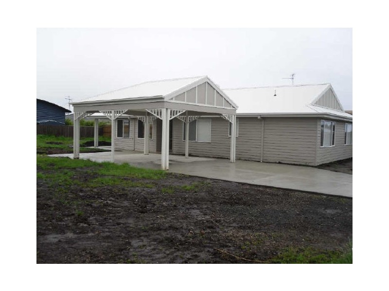 15 Artisan Way, Inverloch VIC 3996