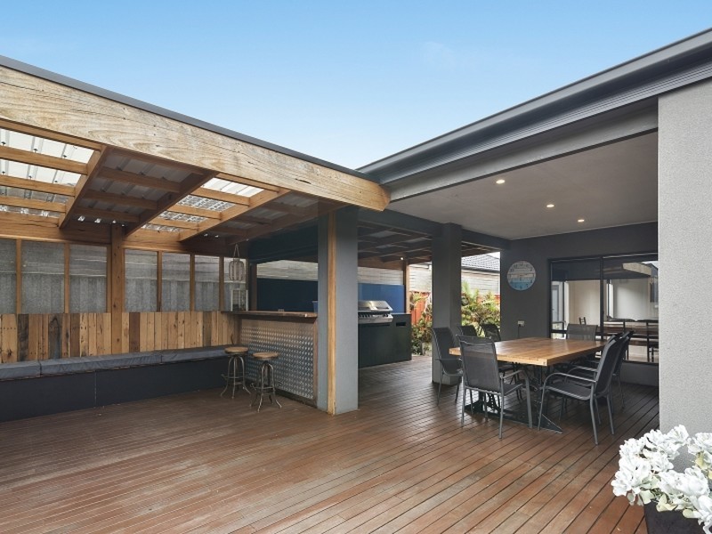 16 Outrigger Drive, Inverloch VIC 3996