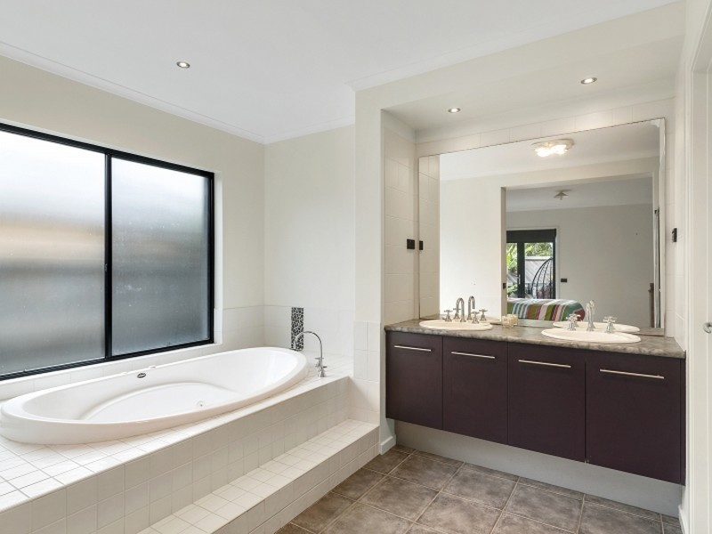 16 Outrigger Drive, Inverloch VIC 3996