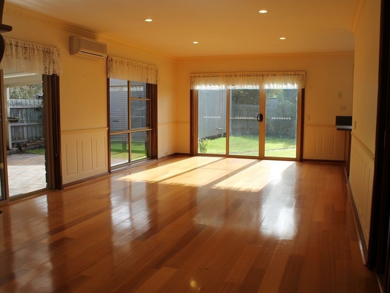 101 Bayview Avenue, Inverloch VIC 3996
