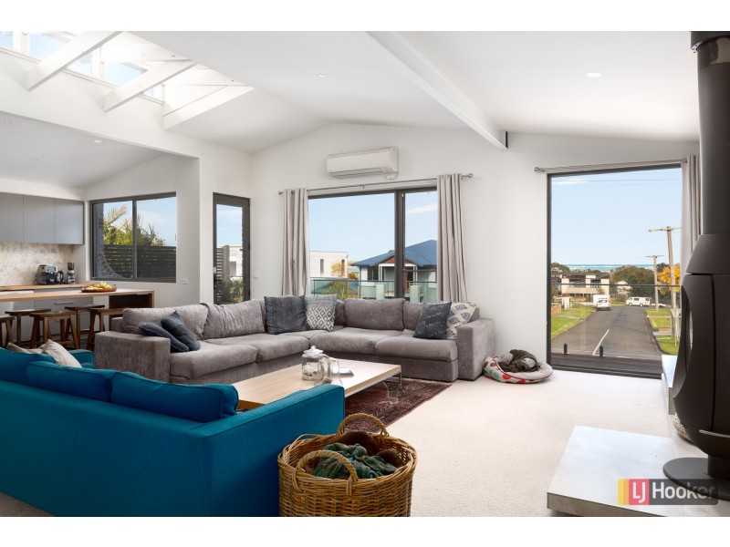 53 Bayview Avenue, Inverloch VIC 3996