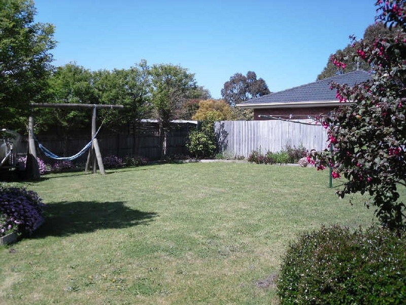 14 Nation Court, Inverloch VIC 3996