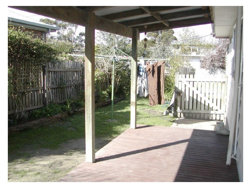 39 Bayview Avenue, Inverloch VIC 3996
