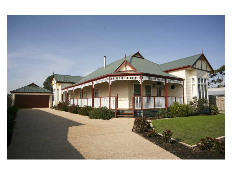 5 Hobson Place, Inverloch VIC 3996