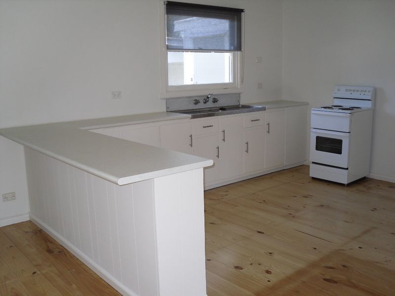 8 Bruce Street, Inverloch VIC 3996