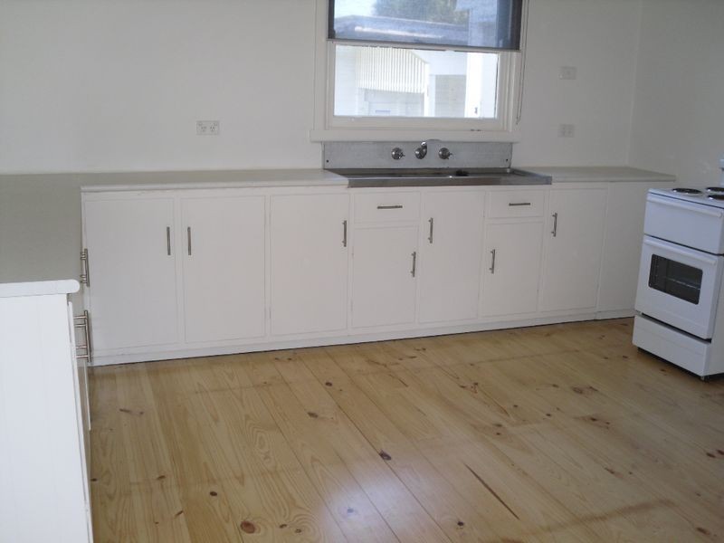 8 Bruce Street, Inverloch VIC 3996