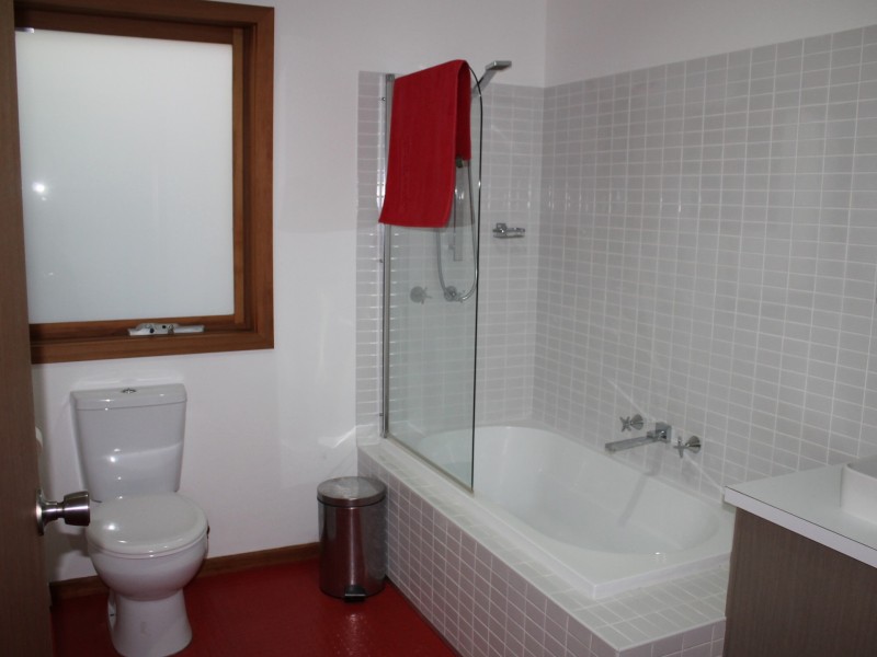 128 Lohr Avenue, Inverloch VIC 3996